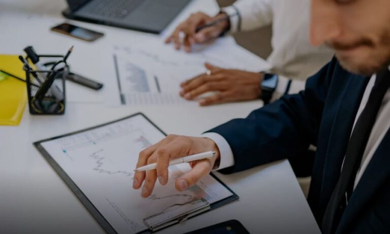 Antecipação de recebíveis ou empréstimo qual libera caixa